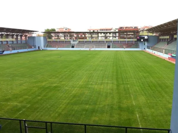 Bayrampaşa Çetin Emeç Stadı